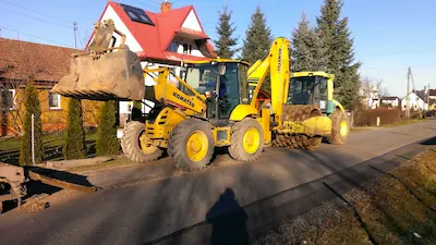Serwis koparki na budowie